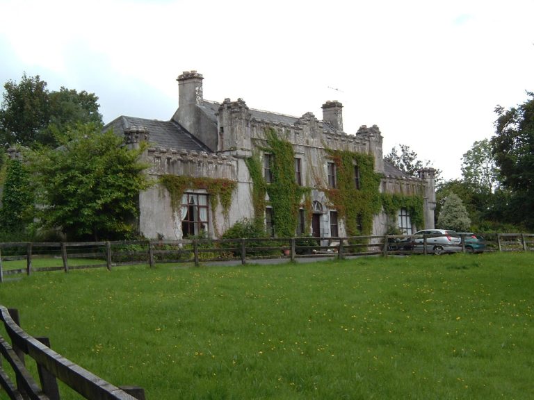exterior photo of historic guesthouse Newpark House in Ennis, Co Clare