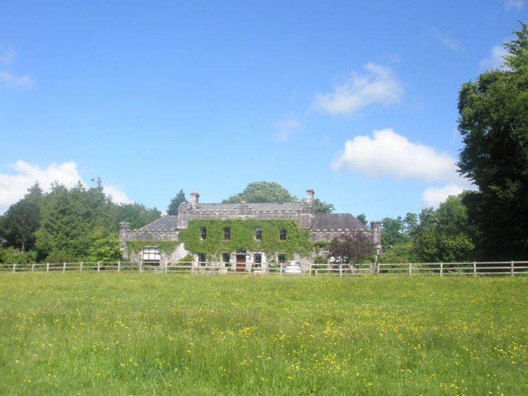 exterior photo of historic guesthouse Newpark House in Ennis, Co Clare