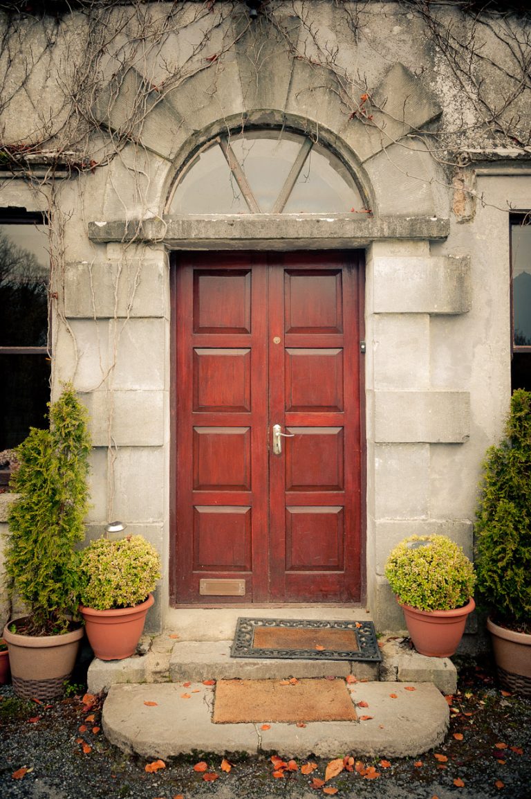 photo of the exterior of main entrance of historic guesthouse Newpark House in Ennis, Co Clare